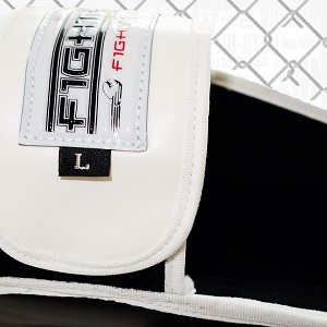FIGHTERS - Muay Thai Schienbeinschutz / Striker / Schwarz / XL